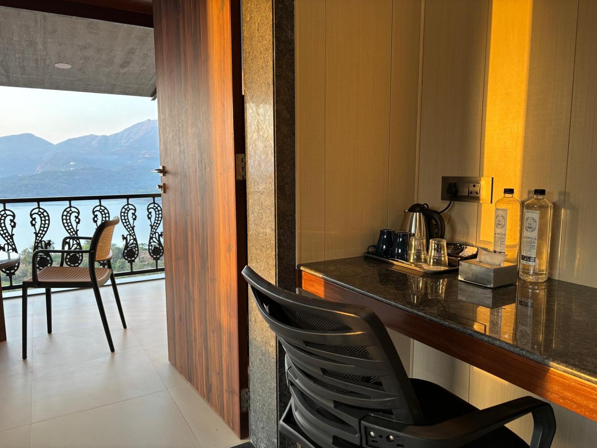The Green Gate Resort Mulshi 外观 照片